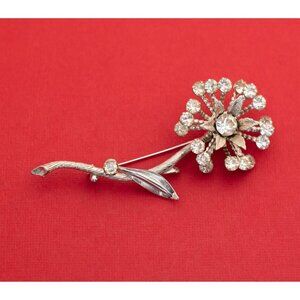Vintage Cute Silver Flower Brooch - F28